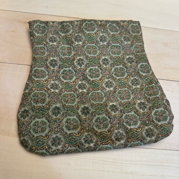 Super Cute Vintage Fabric Makeup or Accessories Bag - Picture 2 of 9